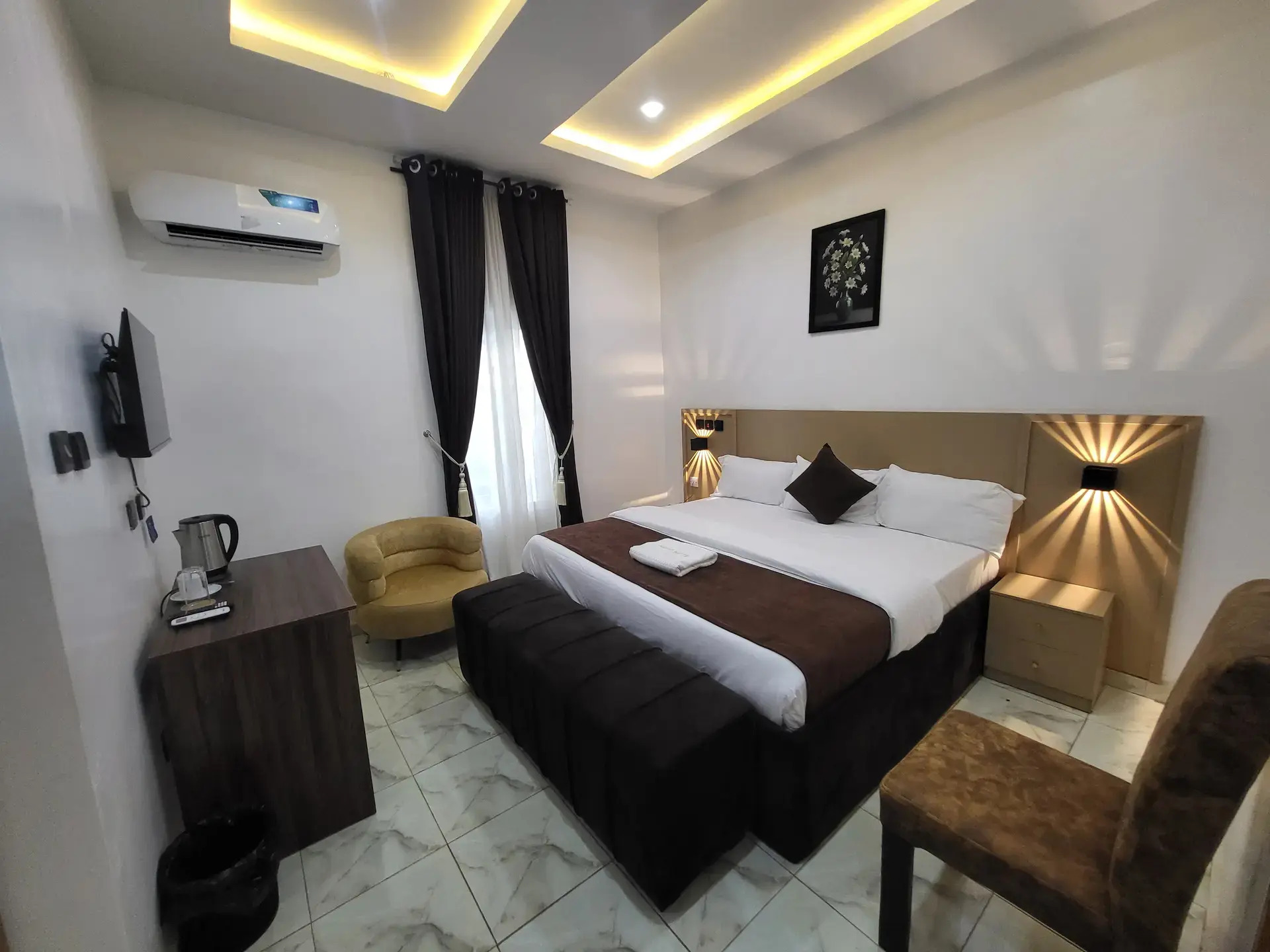 https://pub-ff955b52a60f4b389a6ebb266e2b8bbd.r2.dev/images/about-section/20260516_165147.jpg.jpg | Kedo Hotel and Suite