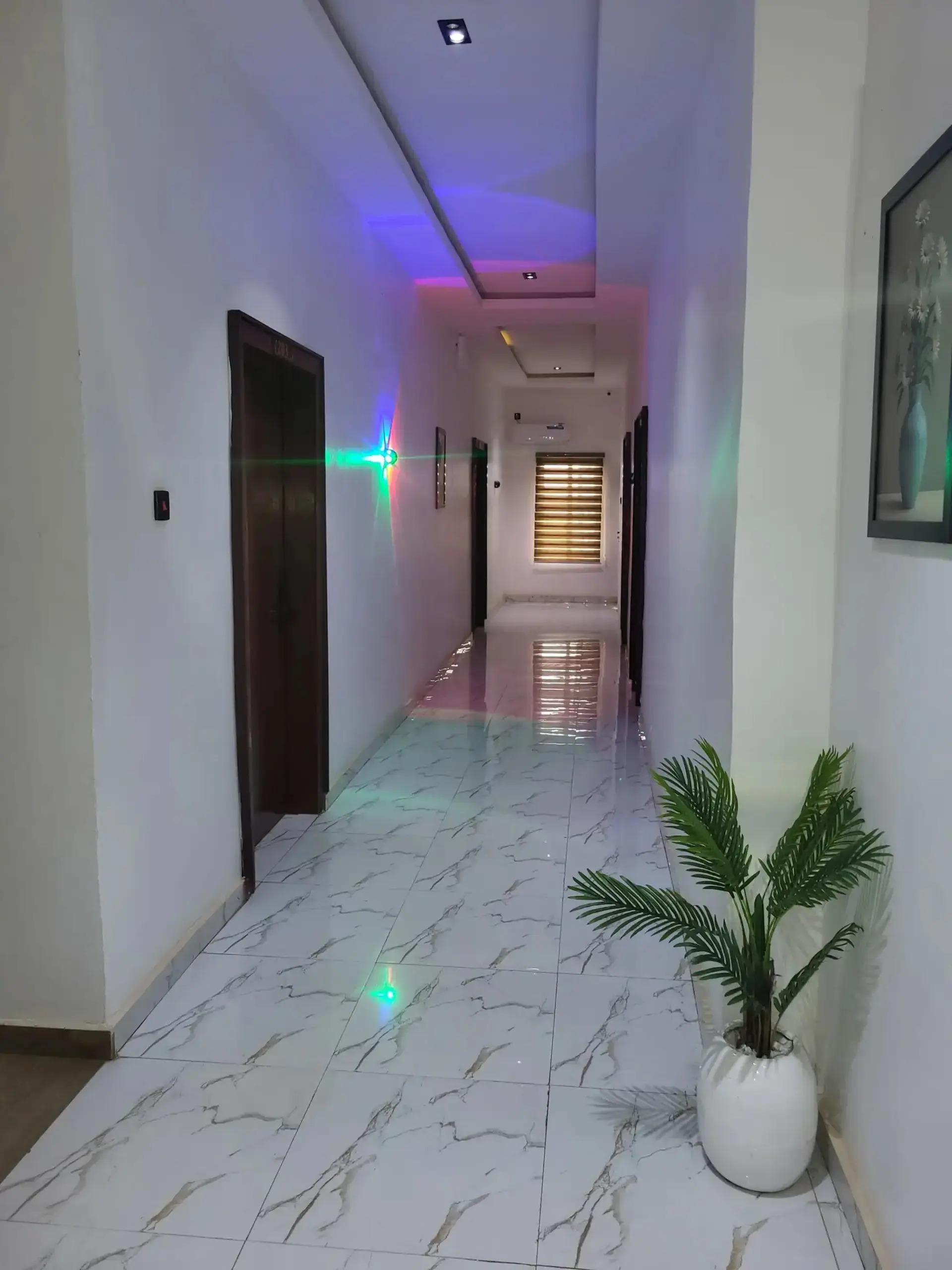 https://pub-ff955b52a60f4b389a6ebb266e2b8bbd.r2.dev/images/about-section/20260516_171029.jpg | Kedo Hotel and Suite