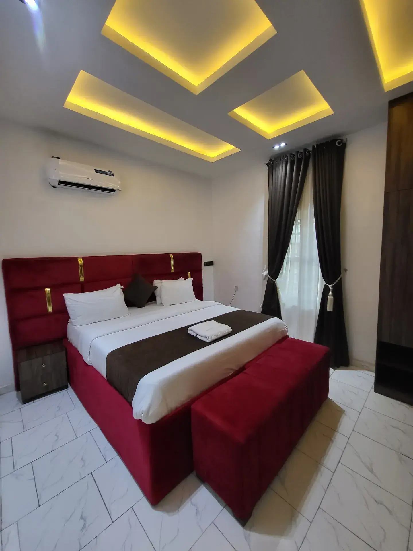 https://pub-ff955b52a60f4b389a6ebb266e2b8bbd.r2.dev/images/others/20260516_170116.jpg%20(2).jpg | Kedo Hotel and Suite