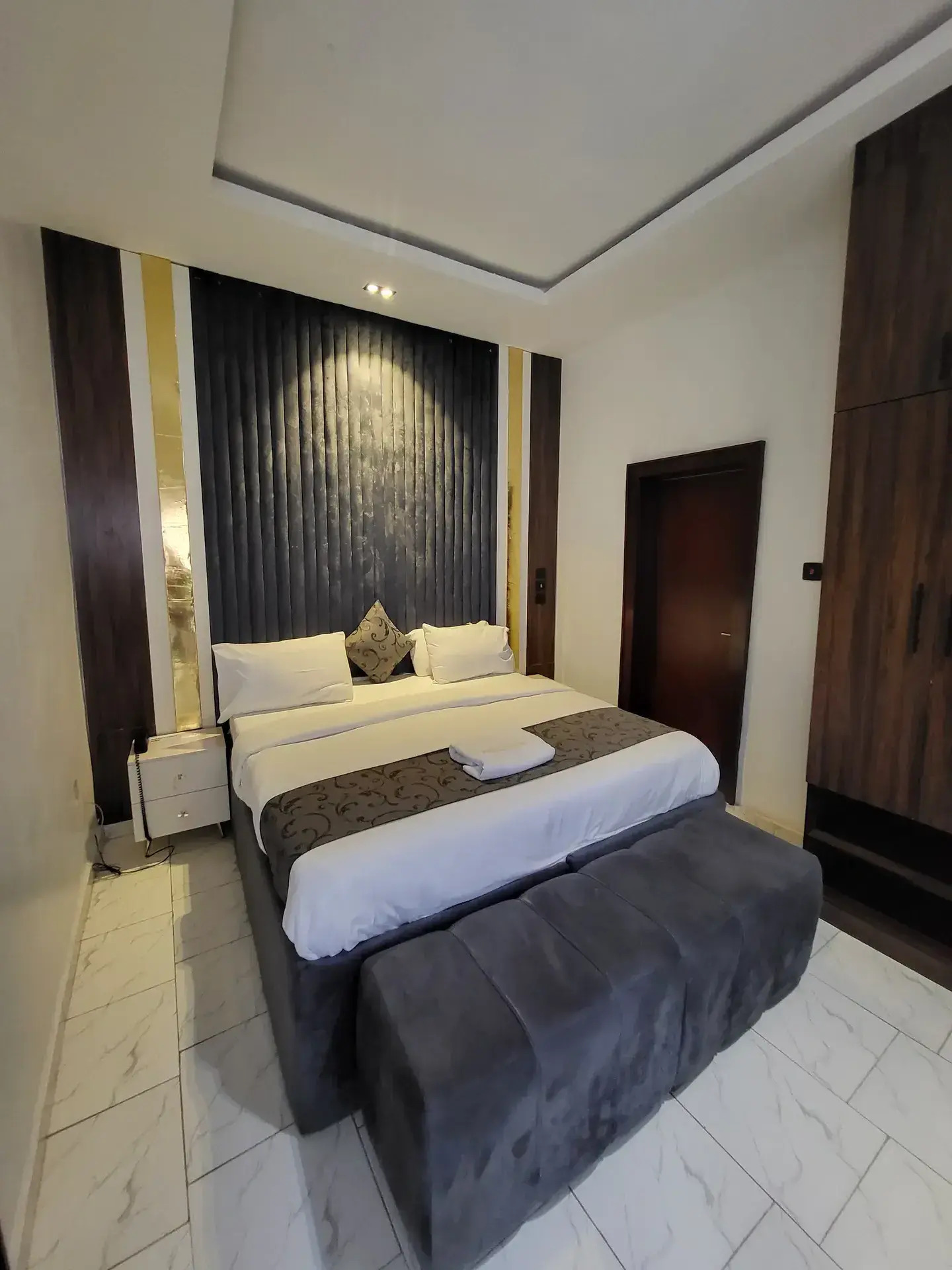 https://pub-ff955b52a60f4b389a6ebb266e2b8bbd.r2.dev/images/others/20260516_170535.jpg.jpg | Kedo Hotel and Suite