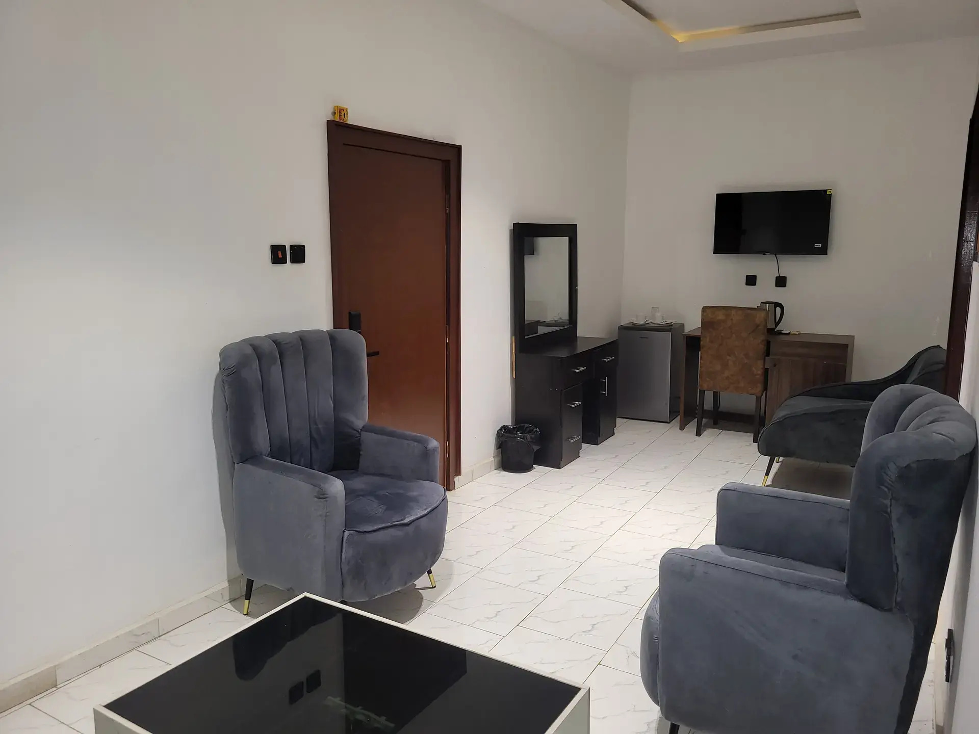 https://pub-ff955b52a60f4b389a6ebb266e2b8bbd.r2.dev/images/others/20260516_170851.jpg.jpg | Kedo Hotel and Suite